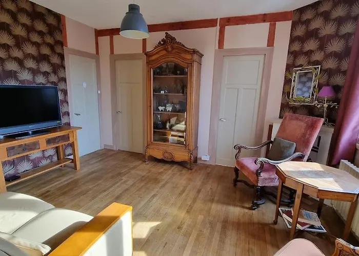 Les Noyers Monestois Entre Cher Et Canal De Berry