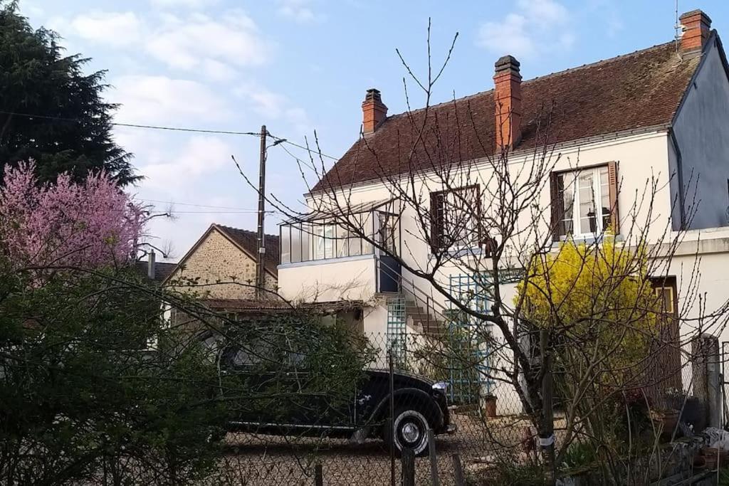 Les Noyers Monestois Entre Cher Et Canal De Berry *