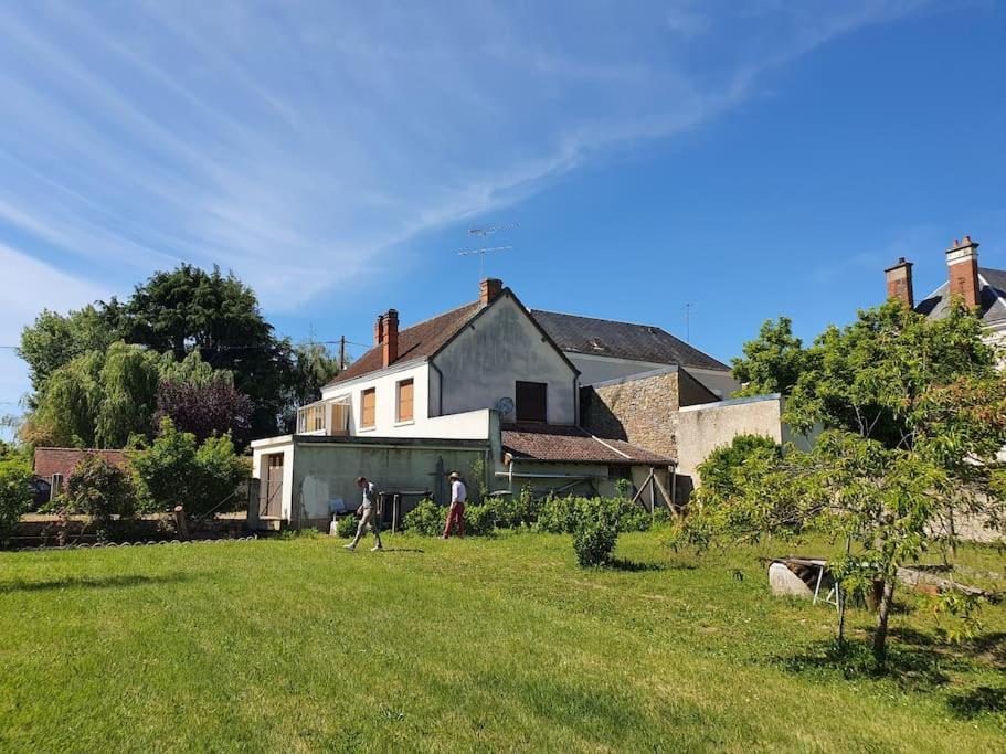 Les Noyers Monestois Entre Cher Et Canal De Berry * Mennetou-sur-Cher